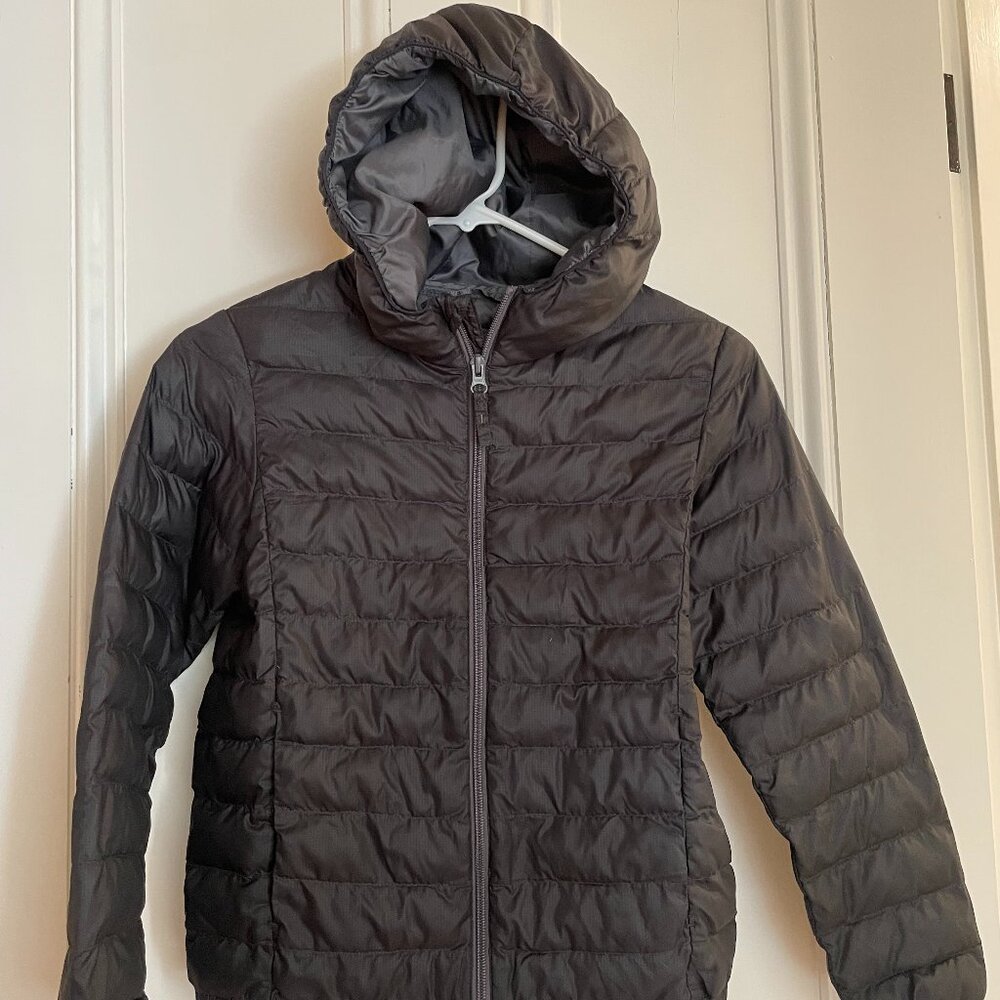 Kids Uniqlo black puffy jacket